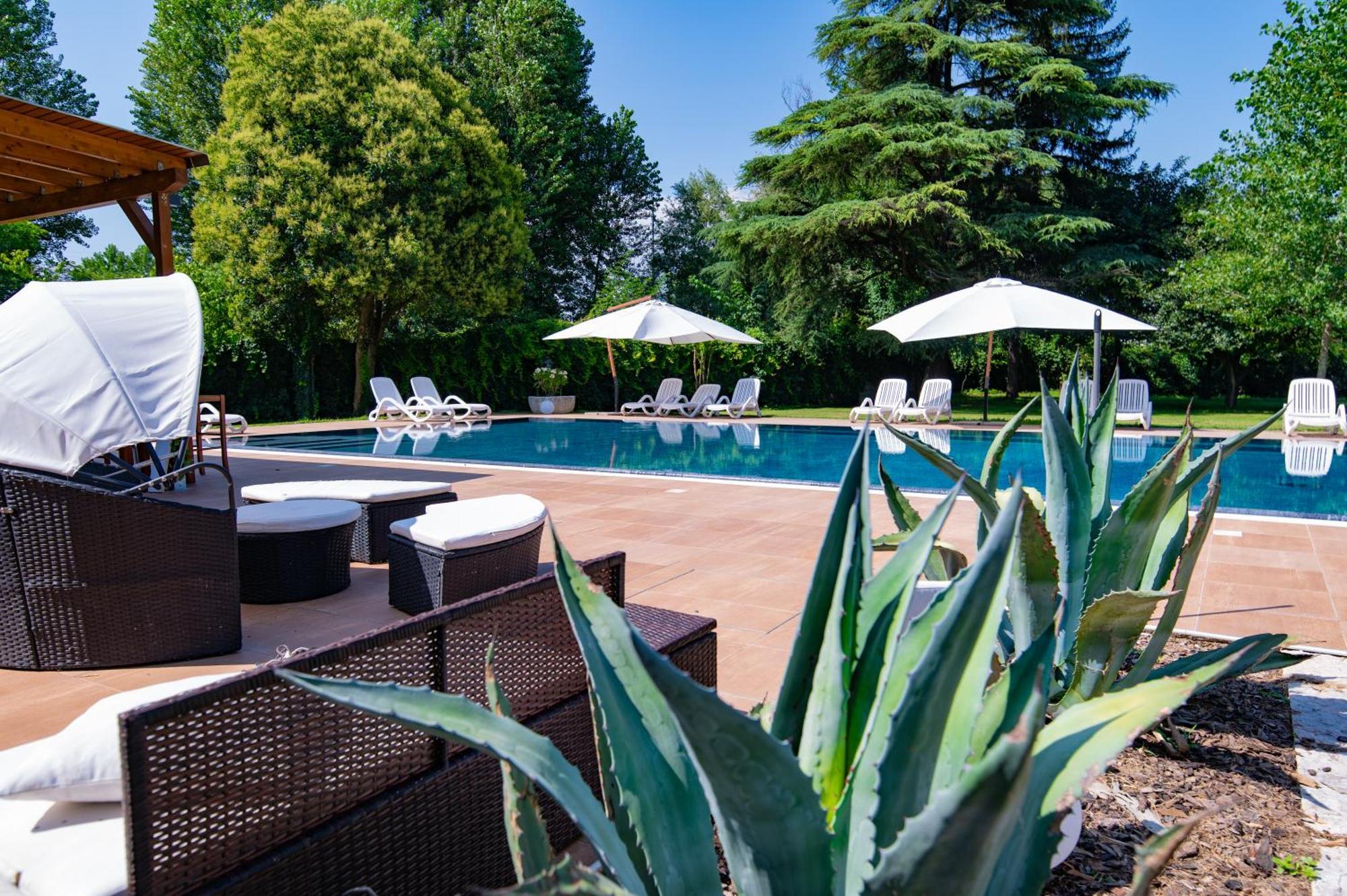 Villa Vitti'S - Verona Est Camping Сан-Мартино-Буон-Альберго Экстерьер фото