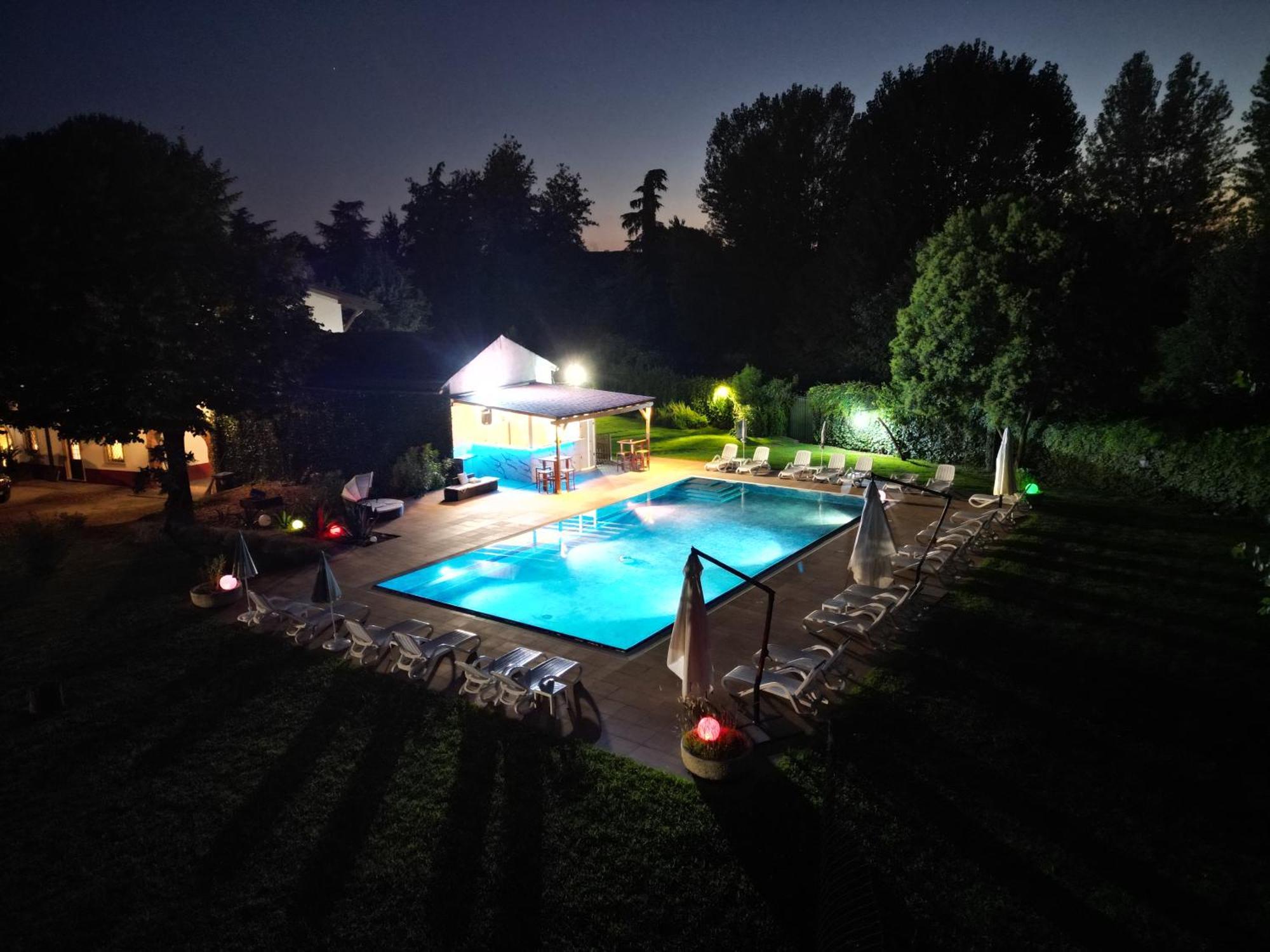 Villa Vitti'S - Verona Est Camping Сан-Мартино-Буон-Альберго Экстерьер фото